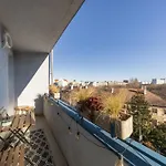 דירה With A Private Balcony *